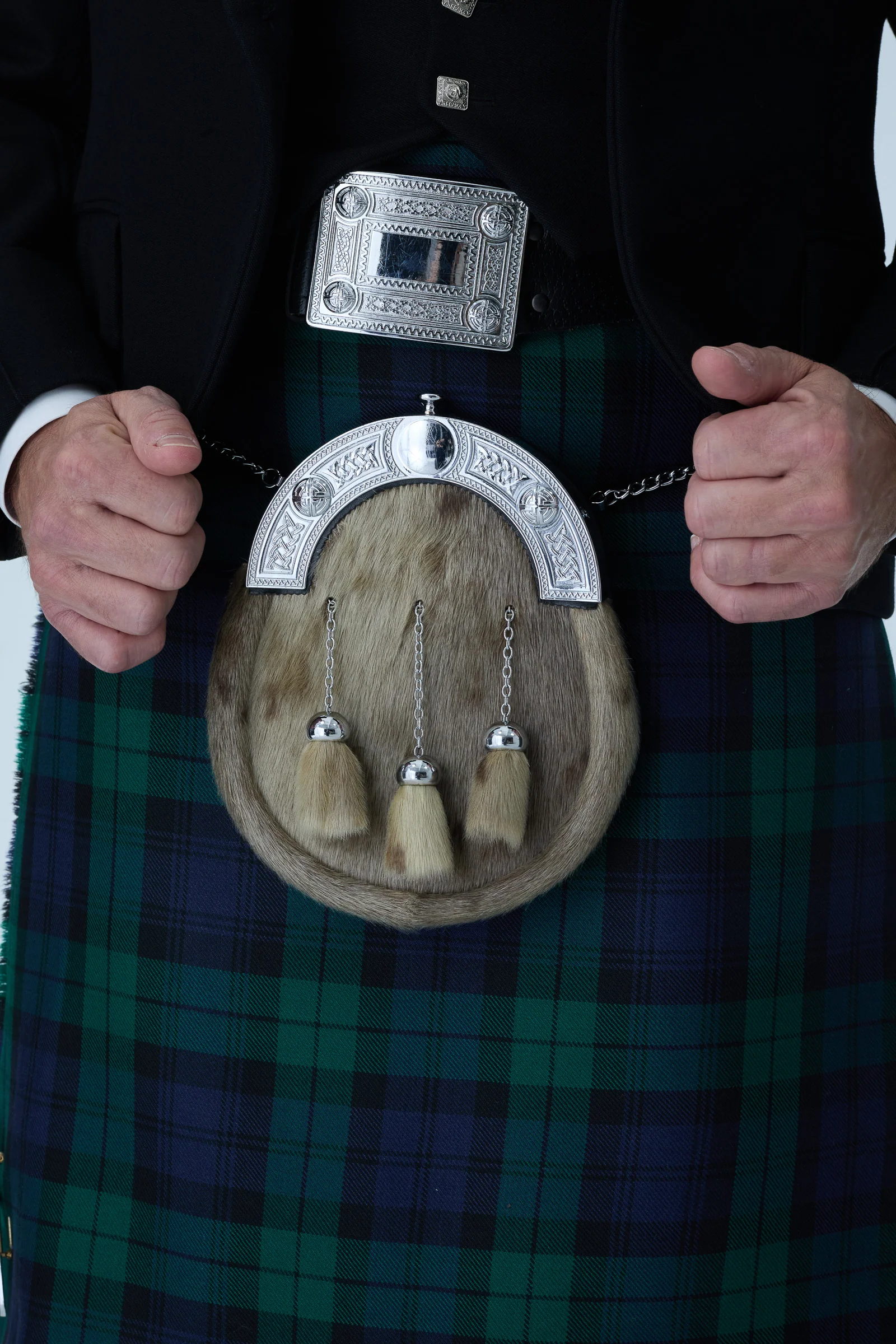 Argyll Jacket & Black Watch Kilt Hire Package - Image 4