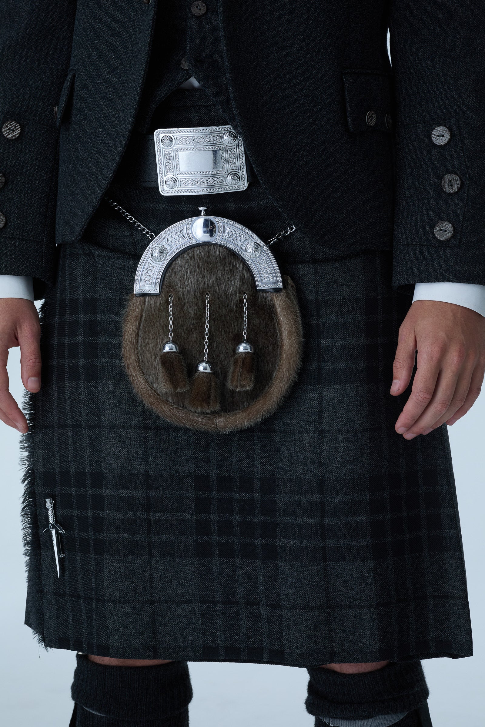 Charcoal Tweed Jacket & Grey Spirit Kilt Hire Package - Image 5