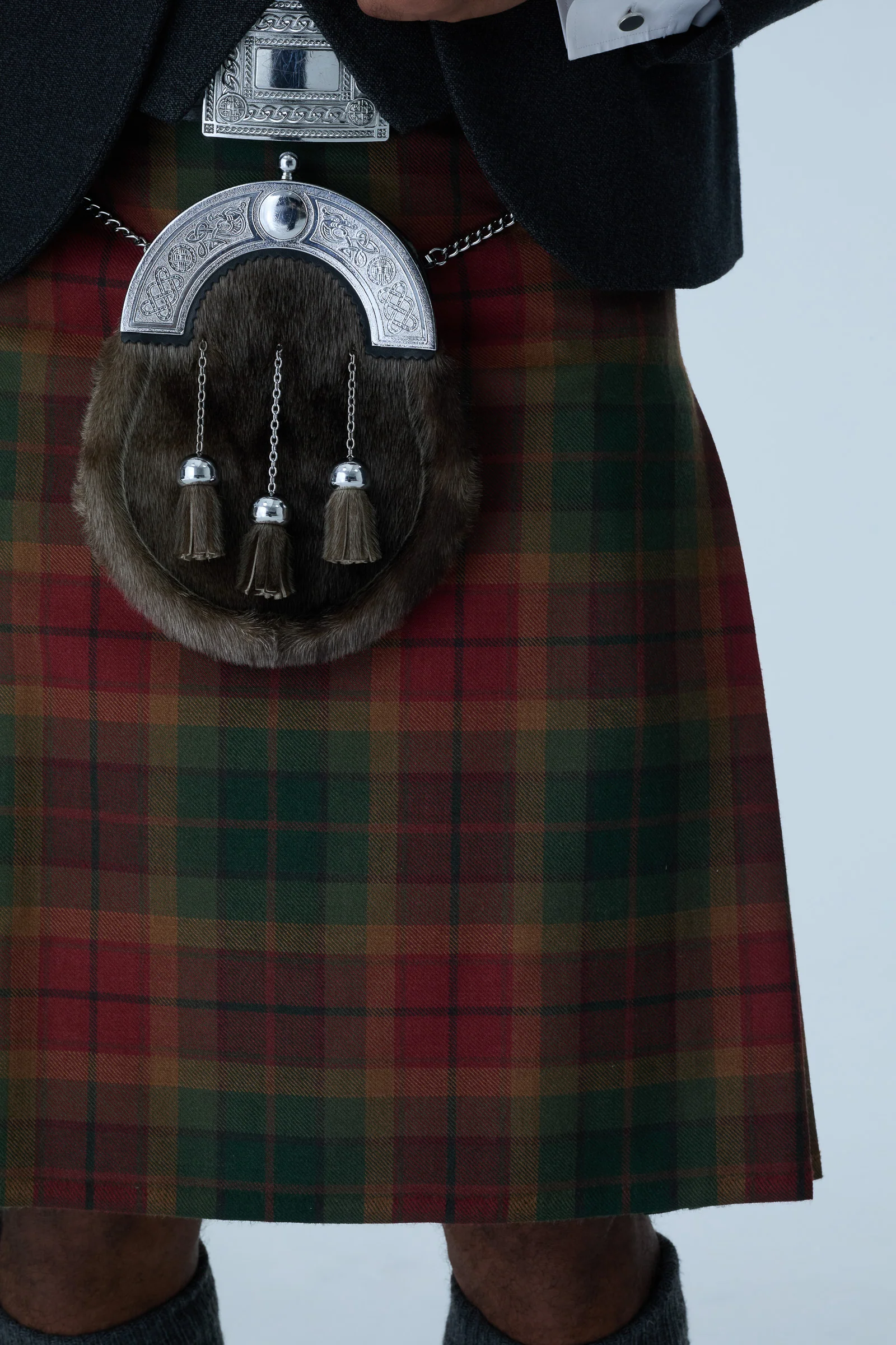 Charcoal Tweed Jacket & Copper Haze Kilt Hire Package - Image 5