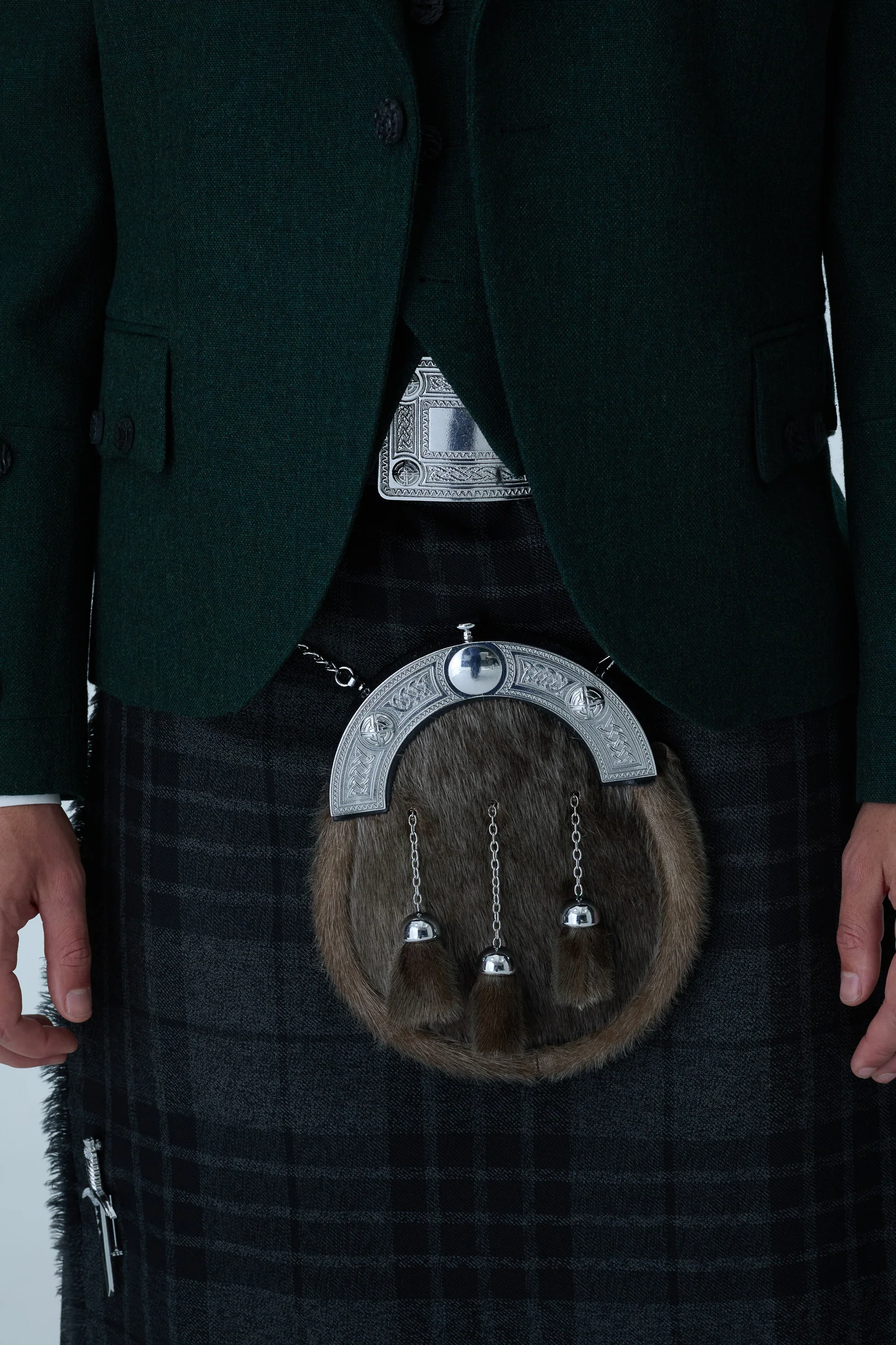 Green Tweed Jacket & Grey Spirit Kilt Hire Package - Image 5