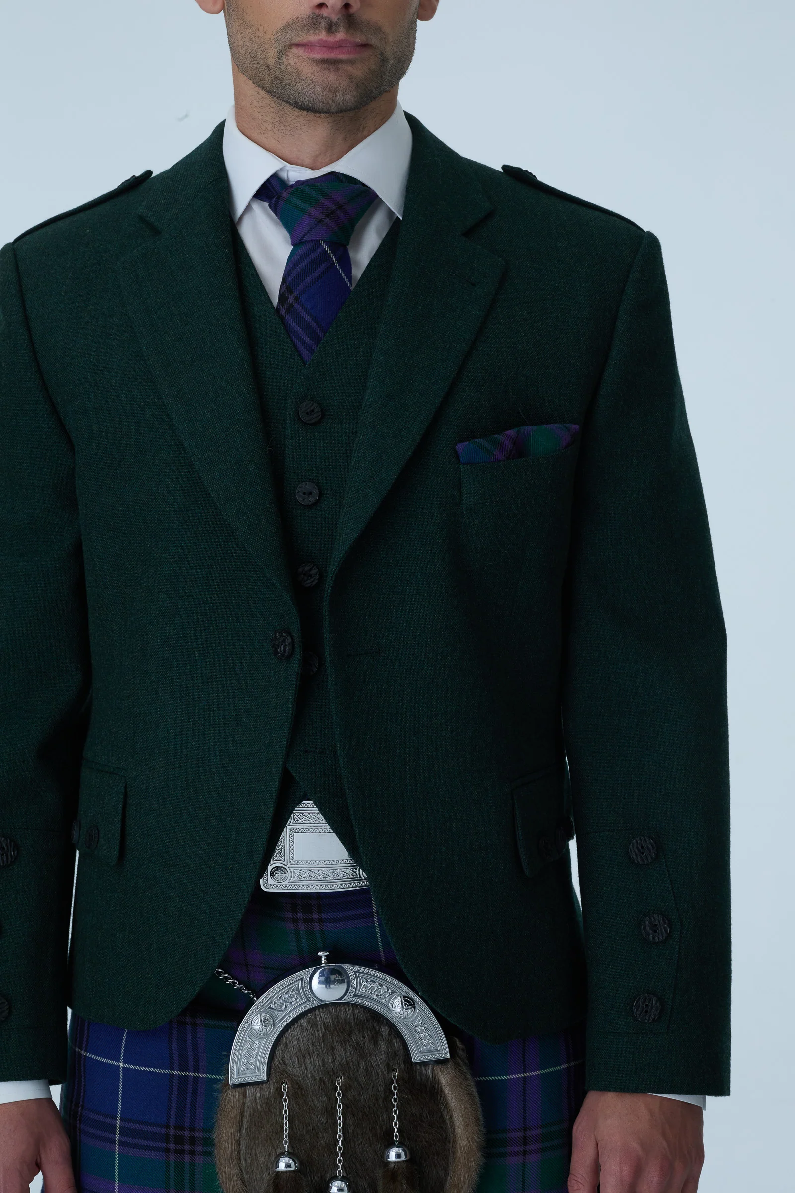 Green Tweed Jacket & Spirit of Bannockburn Kilt Hire Package - Image 4
