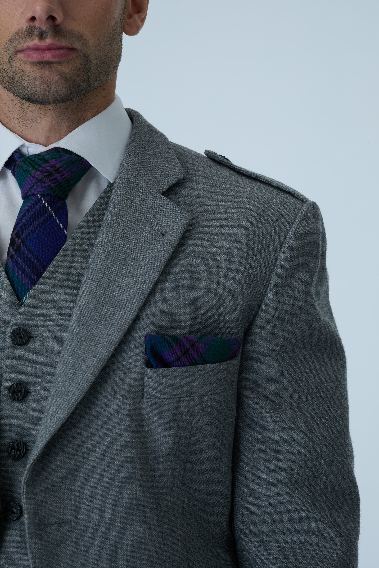 Light Grey Tweed Jacket & Spirit of Bannockburn Kilt Hire Package - Image 4