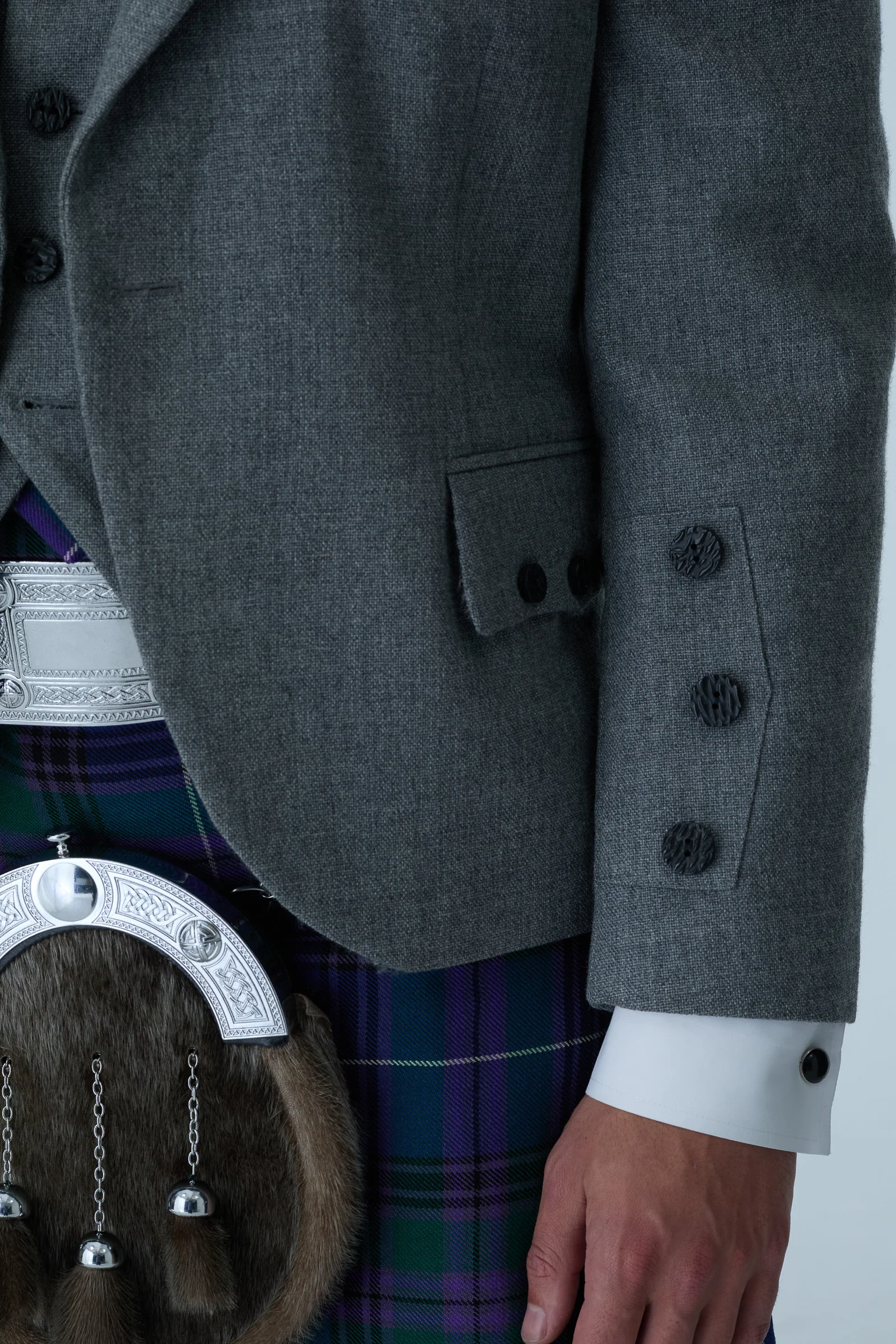 Light Grey Tweed Jacket & Spirit of Bannockburn Kilt Hire Package - Image 6