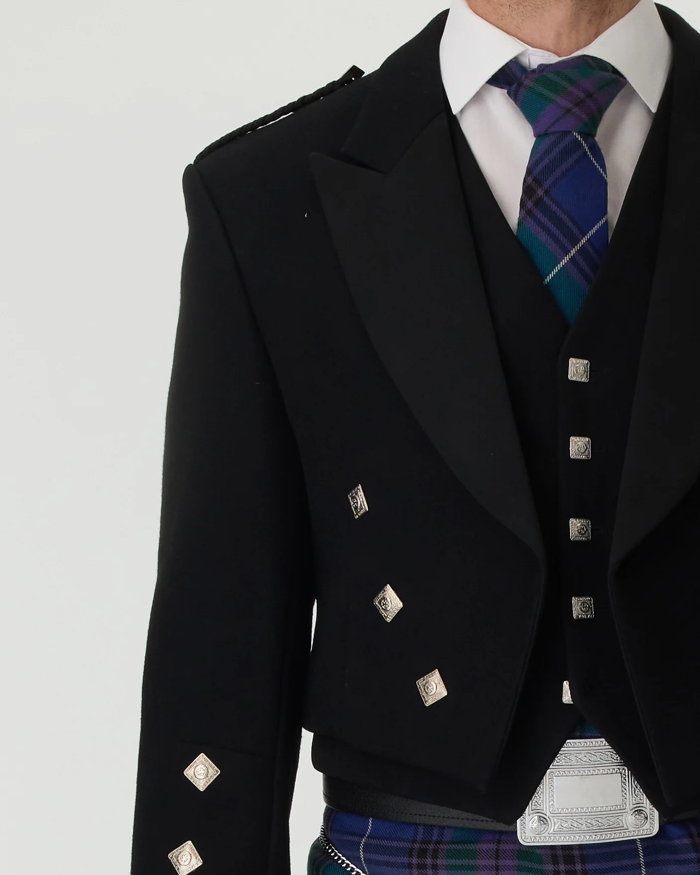 Prince Charlie Jacket & Spirit of Bannockburn Kilt Hire Package - Image 4