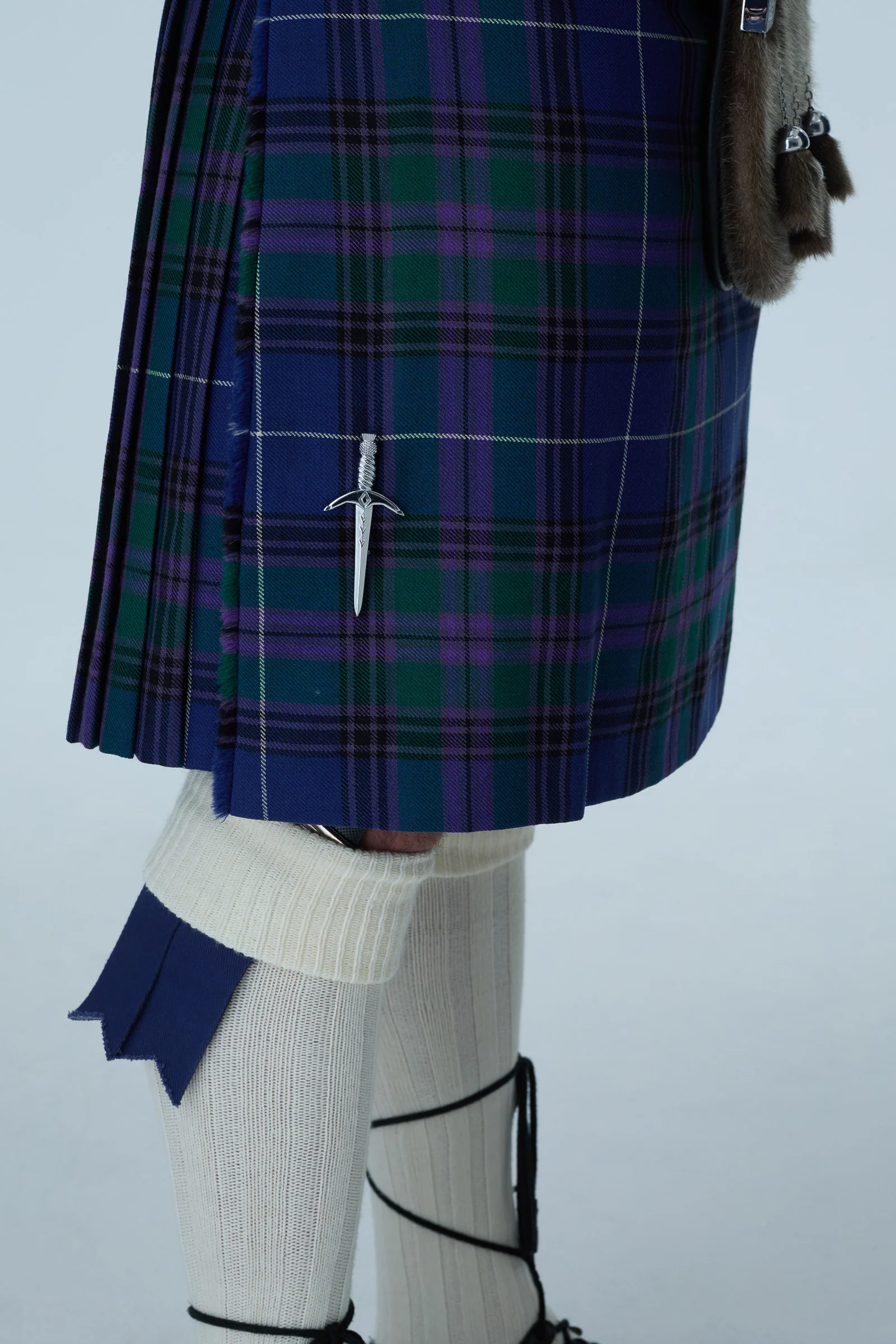 Prince Charlie Jacket & Spirit of Bannockburn Kilt Hire Package - Image 6